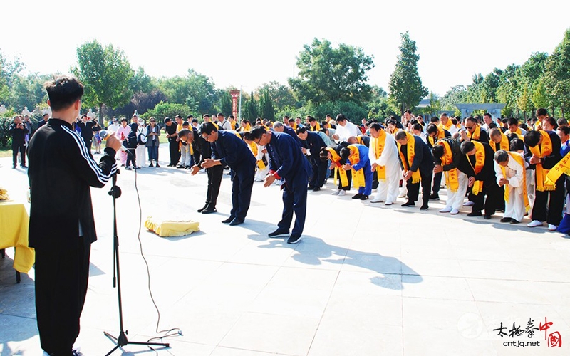 千名拳师走进陈家沟——太极拳大师陈庆州先生铜像揭幕仪式圆满举行