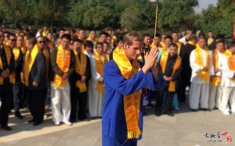 千名拳师走进陈家沟——太极拳大师陈庆州先生铜像揭幕仪式圆满举行