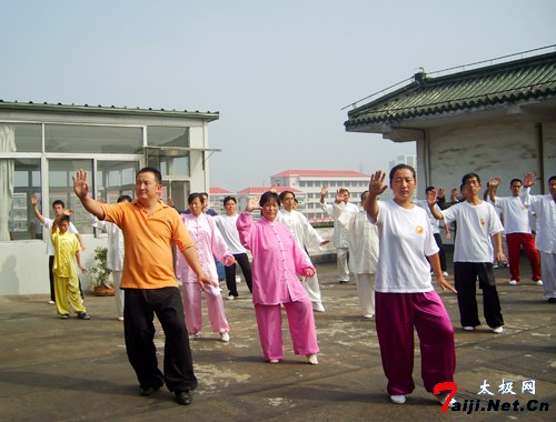 陈家沟太极名家陈冲彭城授拳